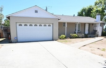 Building Photo - 2466 Beechwood Ave