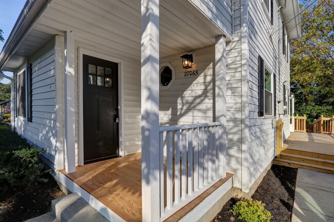 Foto del edificio - 27065 N Ridge St