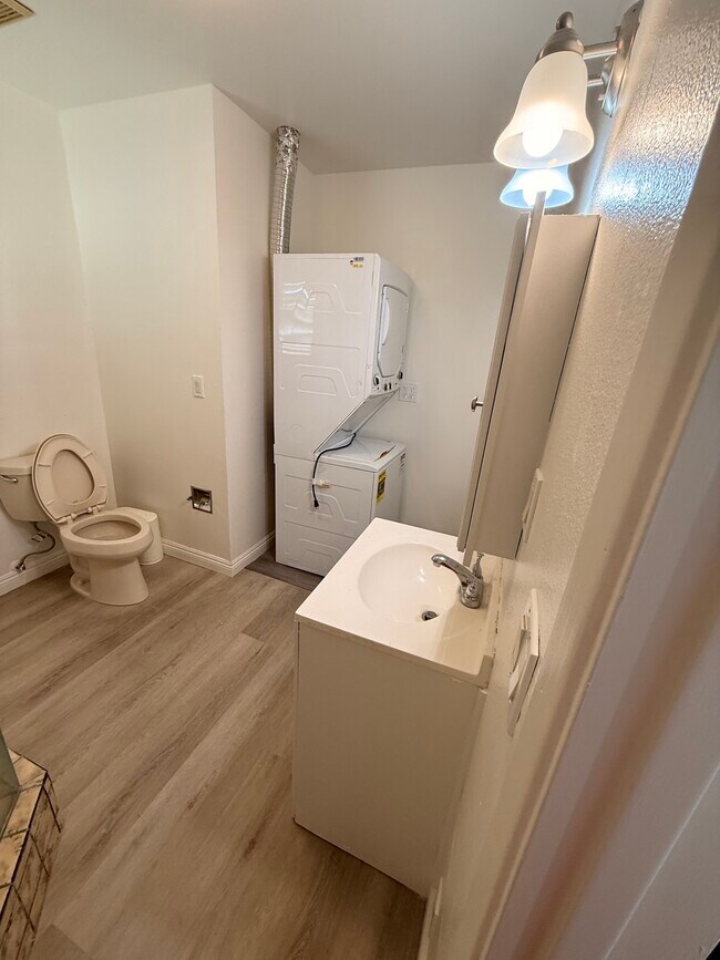 Foto del edificio - 16341 Myrtlewood St
