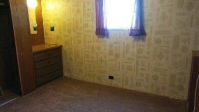 Building Photo - 3003 Dennis Ct NE