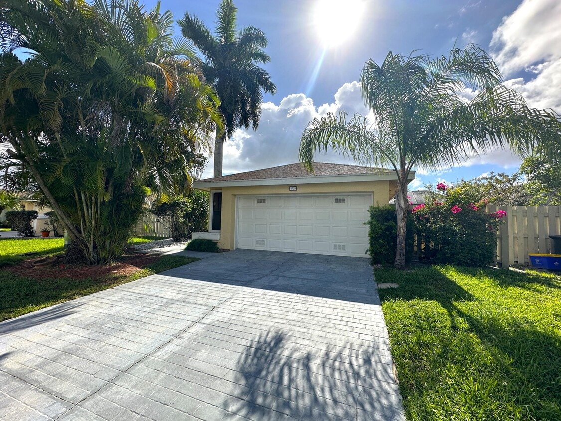 1095 NW 19th Terrace, Delray Beach, FL 33445 House Rental in Delray
