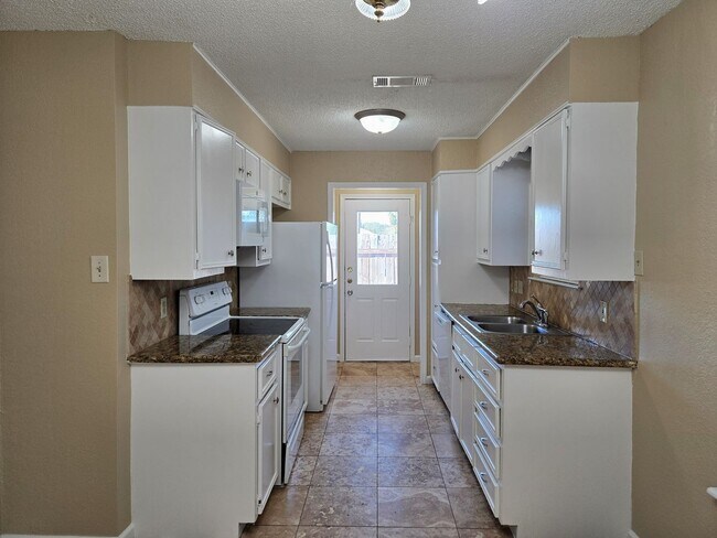 Foto del edificio - 3/2 Robinson Duplex