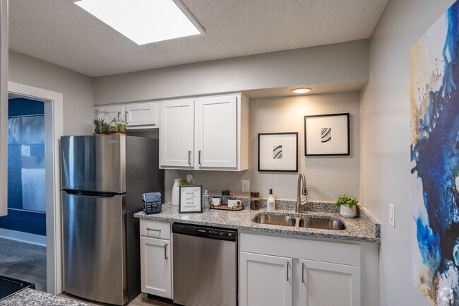 2 habitaciones, 1,5 baños, 950 pies cuadrados, cocina - Vetra Drakes Creek