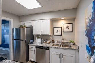 Interior Photo - Vetra Drakes Creek