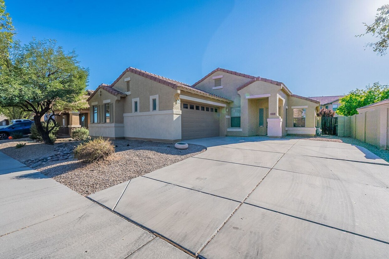 17579 W Eugene Terrace, Surprise, AZ 85388 House Rental in Surprise