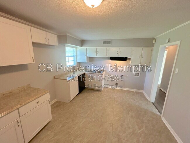Foto del edificio - 4811 Bradford Dr