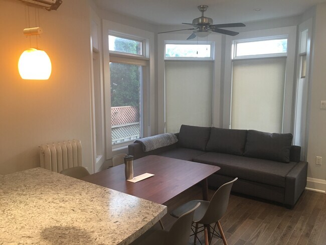 Photo du bâtiment - 4 Bedroom in Little Italy