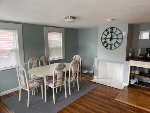 Building Photo - 562 Lincoln Ave