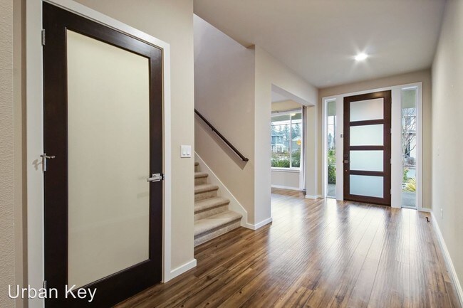Foto del edificio - 5 br, 4.5 bath House - 898 SE 11th St