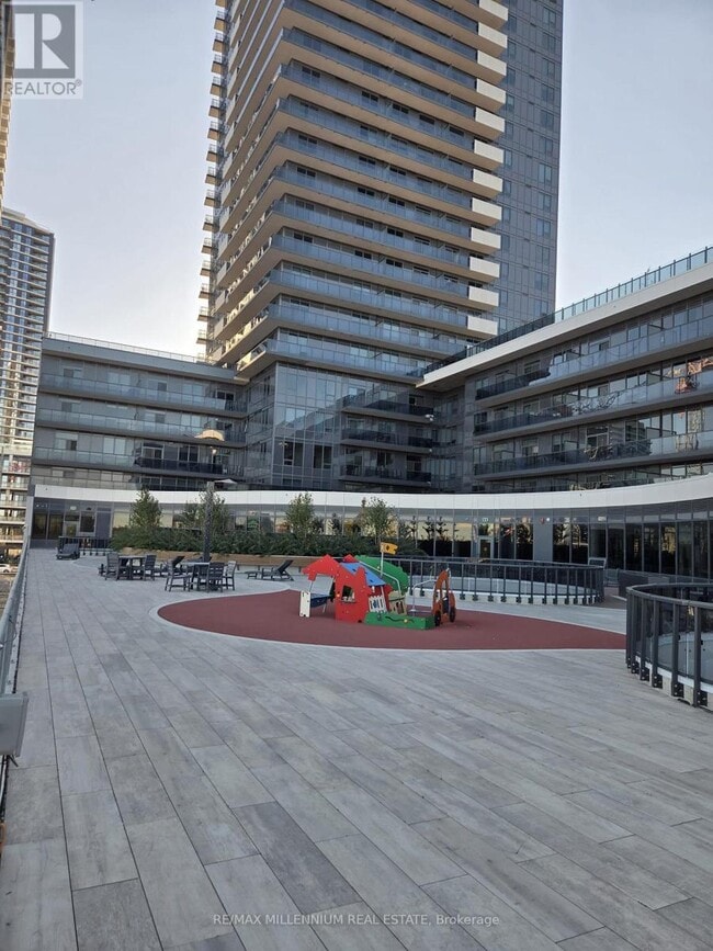 Building Photo - 5081 Hurontario St