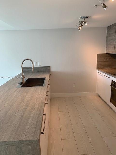 Building Photo - 400 Sunny Isles Blvd