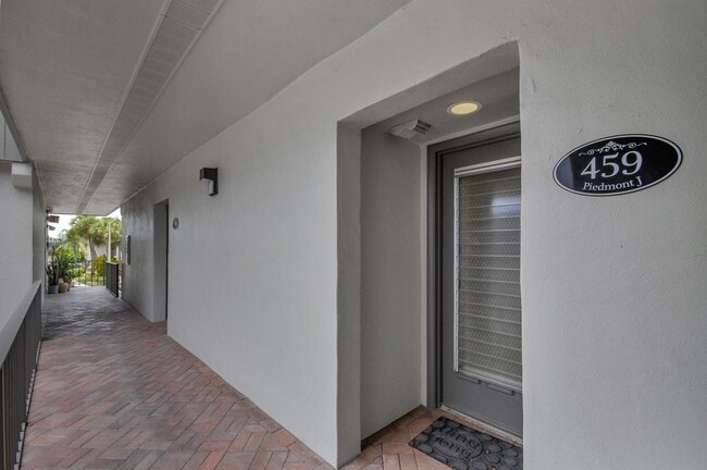 Building Photo - 459 Piedmont J
