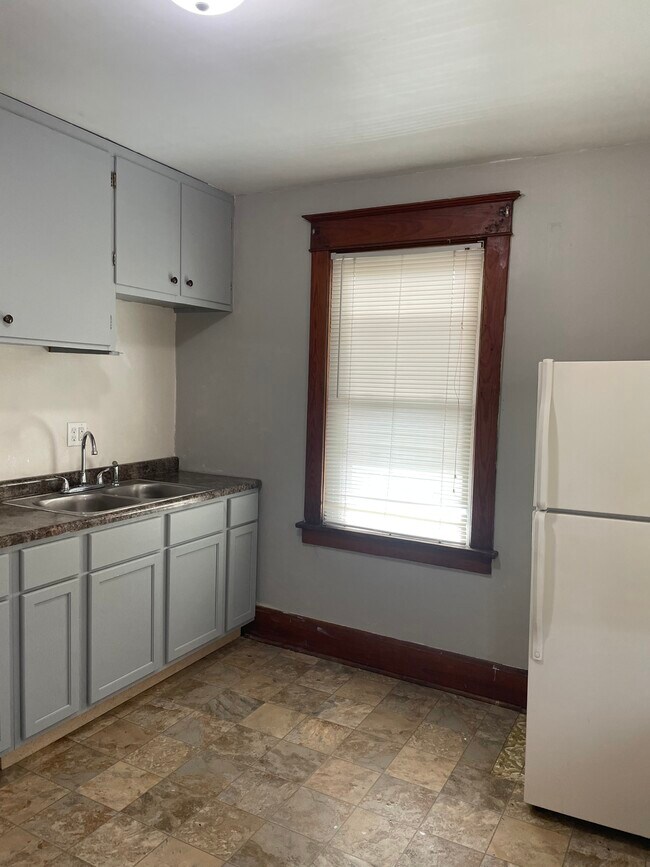 Building Photo - 545 17th Ave