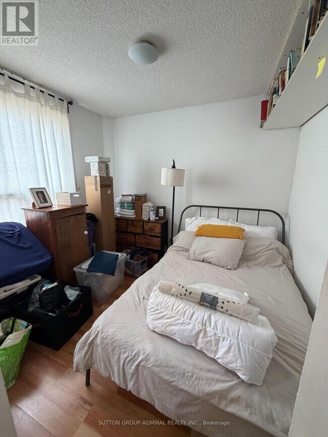 Photo du bâtiment - 4077 Dufferin St