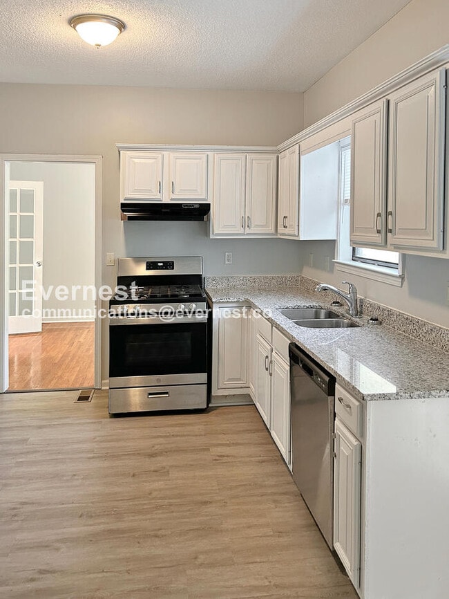 Foto del edificio - 2904 Pinetree St