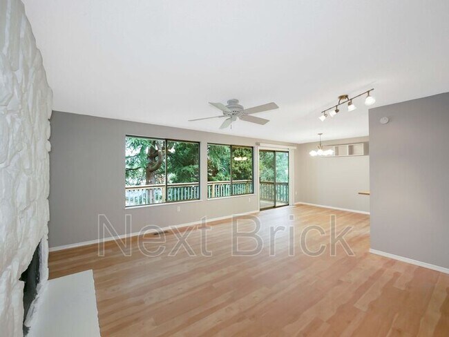 Foto del edificio - 1928 Beacon Way SE