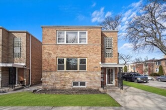Building Photo - 7056 N Rockwell St