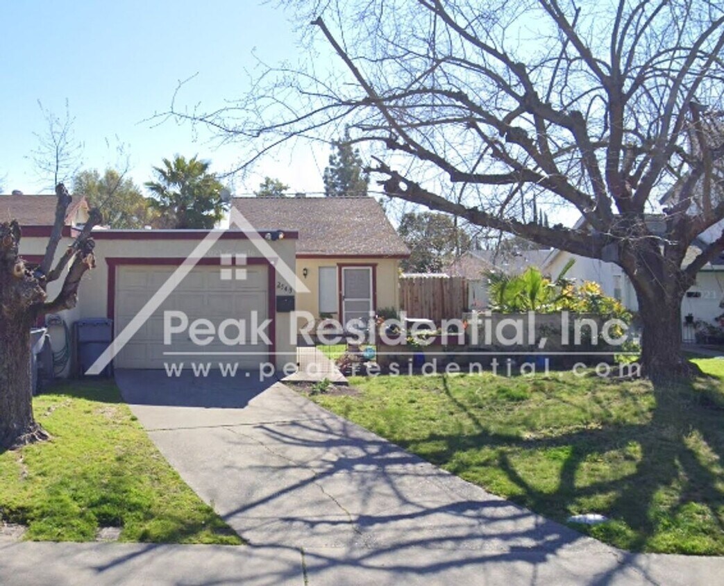 Foto principal - 2 br, 1 bath House - 2540 S Whitney Blvd