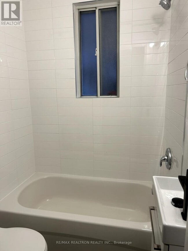 Photo du bâtiment - 1293 Gerrard St E