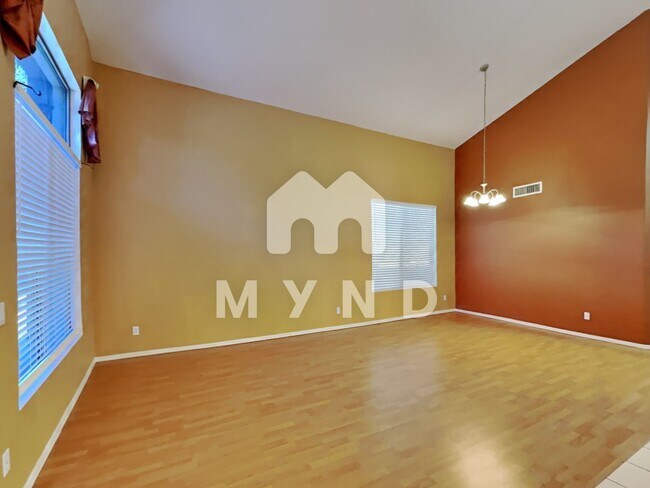 Building Photo - 1370 E Folley Pl