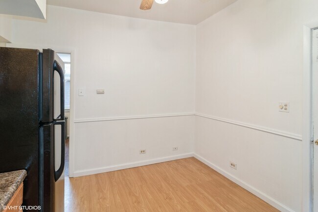 Foto del edificio - 1342 Circle Ave