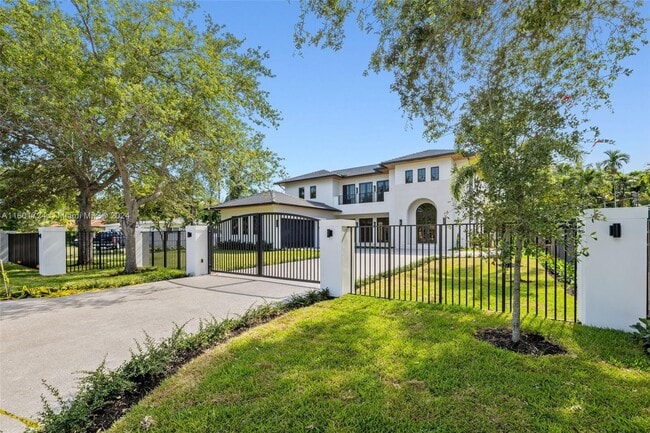 Building Photo - 7820 SW 71st Ave