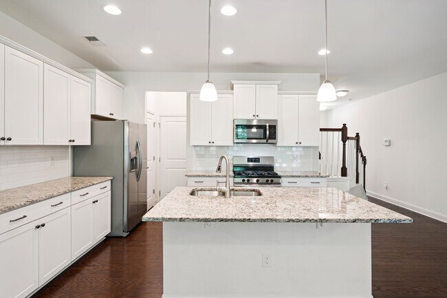 Building Photo - Available NOW! Beautiful 3bd/2.5ba Two-Sto...