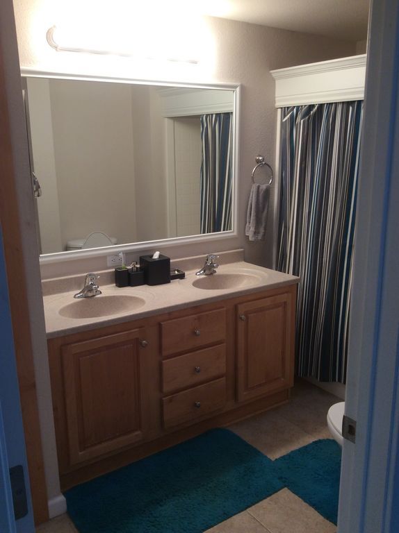 Master Bath - 405 Harriet Ln