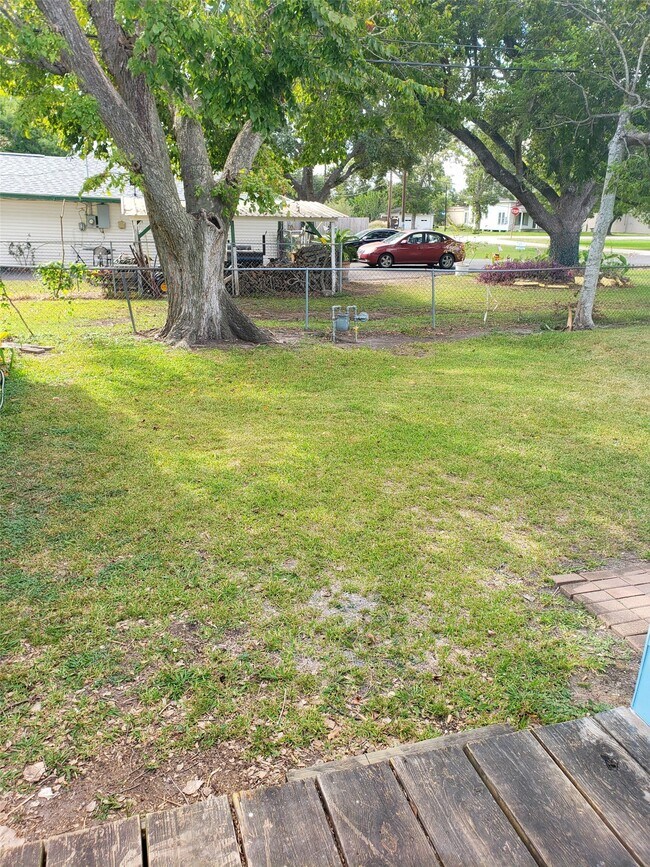 Foto del edificio - 2506 N Pearland Ave