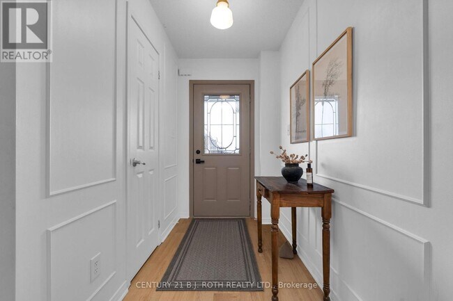 Photo du bâtiment - 1453 Rankin Way