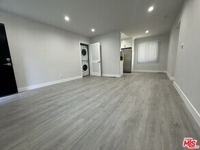 Building Photo - 1118 S Holt Ave