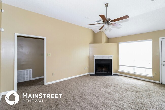 Foto del edificio - 6452 Valley Oak Dr