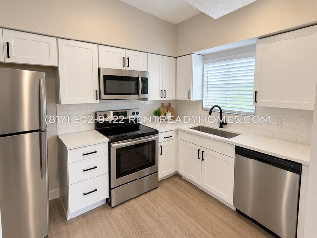 Foto del edificio - 12300 Brookglade Cir