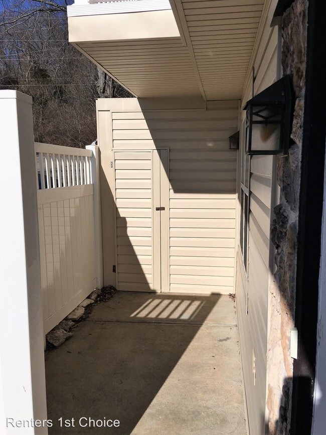 Building Photo - 2520 Whitewater Ct