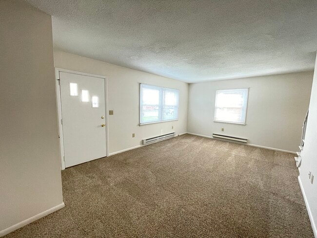 Sala de estar/Entrada principal - 739 E Grandview Blvd