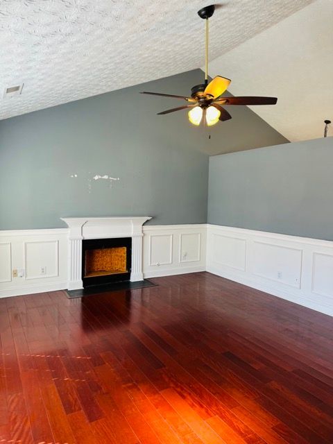 Foto del edificio - 375 Shadetree Ln