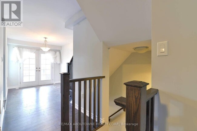 Building Photo - 3062 Gardenia Gate