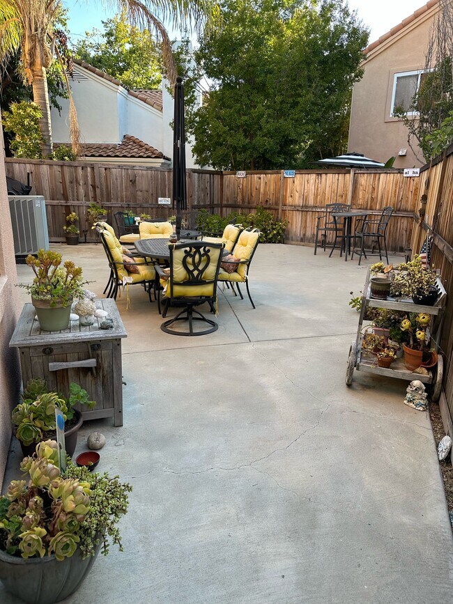 Backyard - Northside - 4371 Oak Glen St
