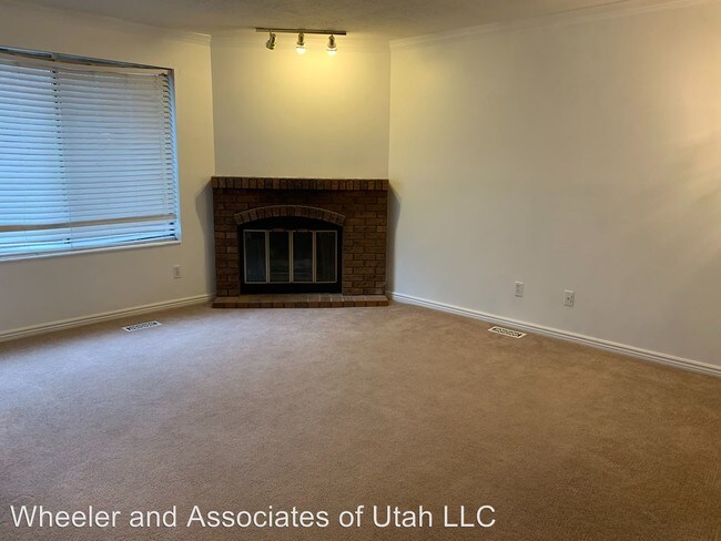 Foto del edificio - 4 br, 3.5 bath House - 1120 Canyon Rd. #24