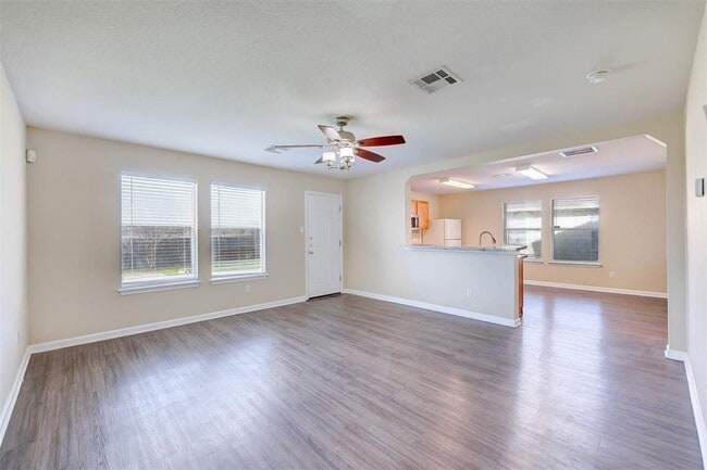 Building Photo - 1005 Easy Cove
