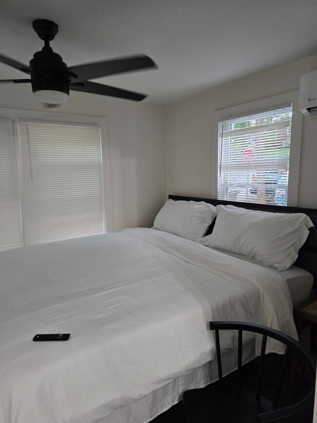 Foto del edificio - 120 McMakin Dr