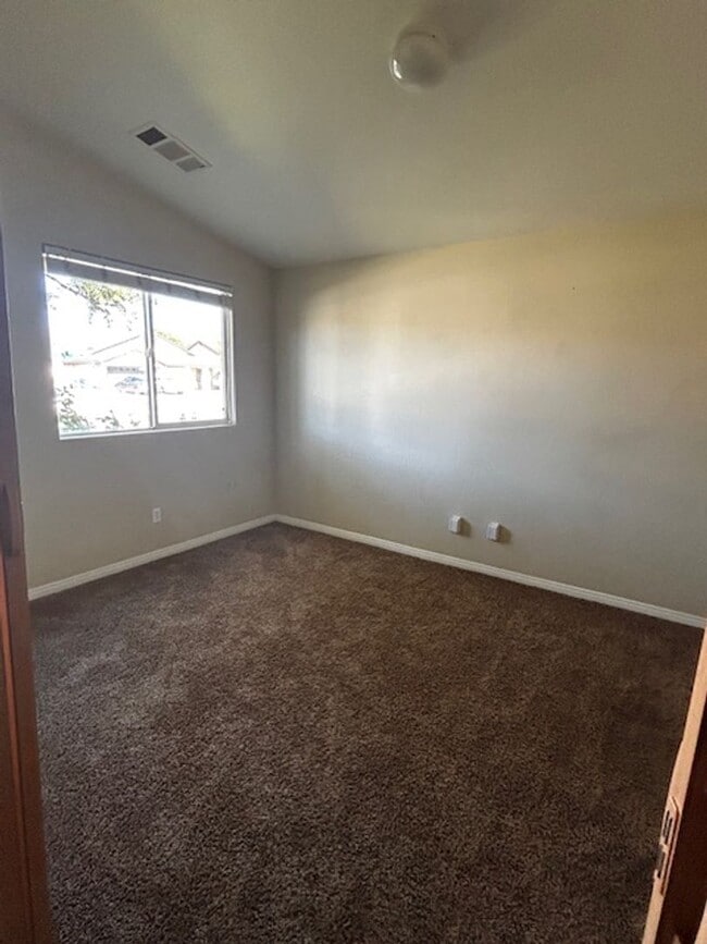 Building Photo - MOVE IN SPCIAL! Available Now - 3-Bedroom,...