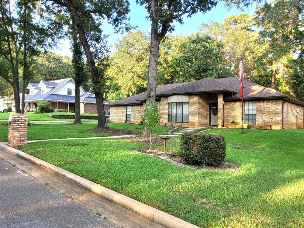 Primary Photo - 504 Brookhollow Dr