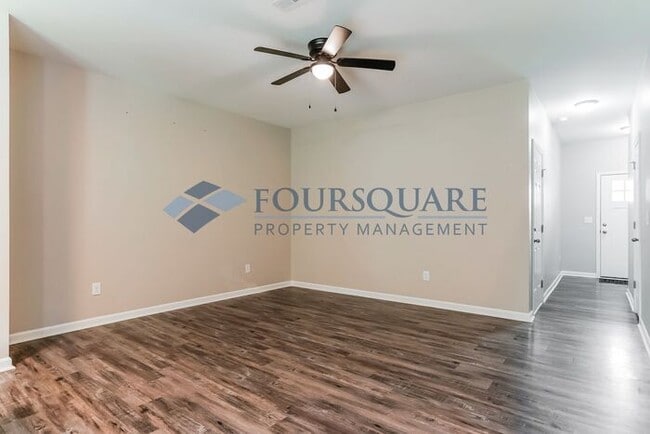 Building Photo - Townhome | Back Patio | Single -Car Garage...