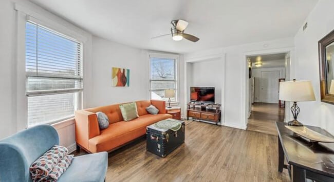 Building Photo - 1936 N St Louis Ave