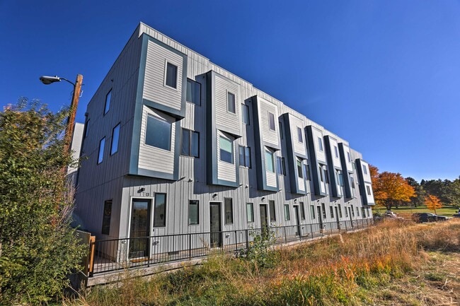 Building Photo - 3101 W 47th Ave