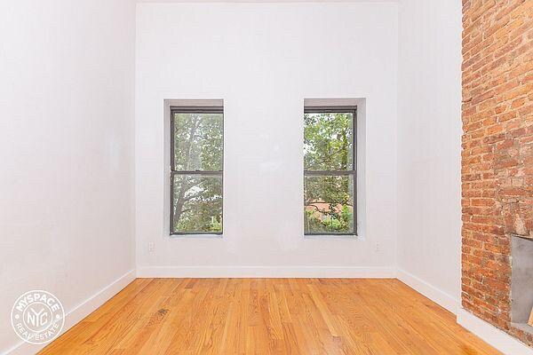 Building Photo - 487 Chauncey St