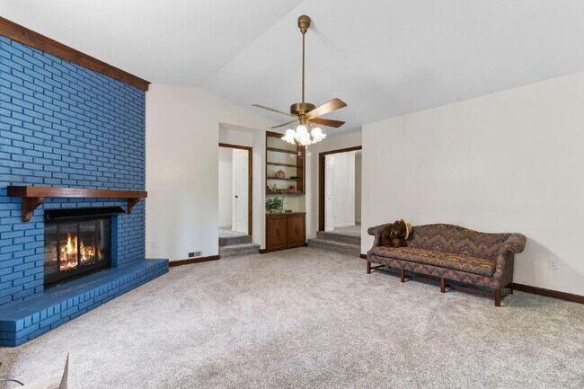 Building Photo - Gates Four Ranch Home