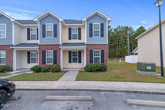Foto del edificio - 131 Glen Cannon Drive