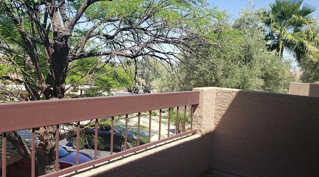 Foto del edificio - Beautiful 2-bedroom, 2-bath condo in the highly desirable Quail Run community!